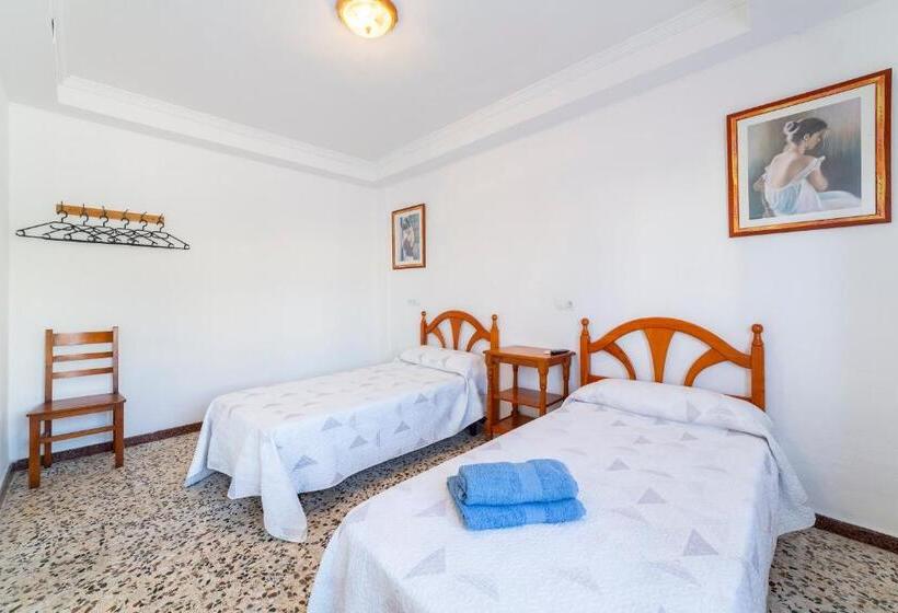 پانسیون Hostal Moya