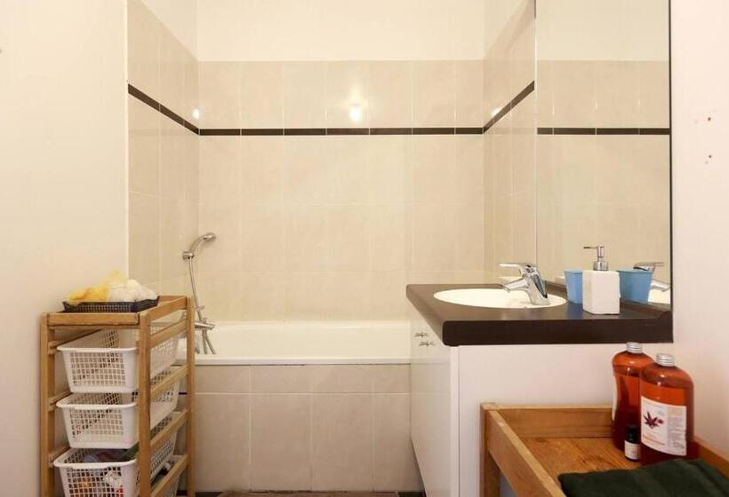 پانسیون Private Room With Terrace In Shared House