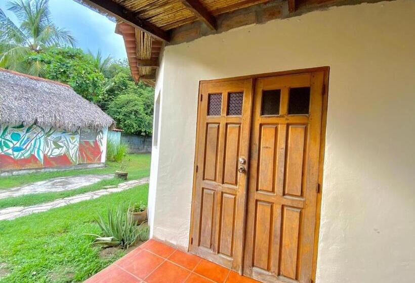 پانسیون Room In Cabin   Beach Cabana Breakfast And Pool