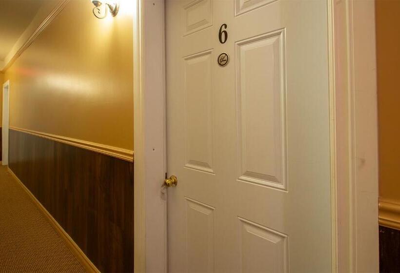پانسیون Room In Studio   Varenne Hotel Private Double Room 2   A14