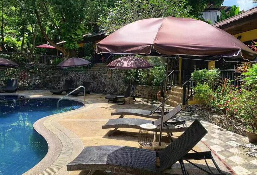 אתר נופש Patong Beautiful Pool Villa