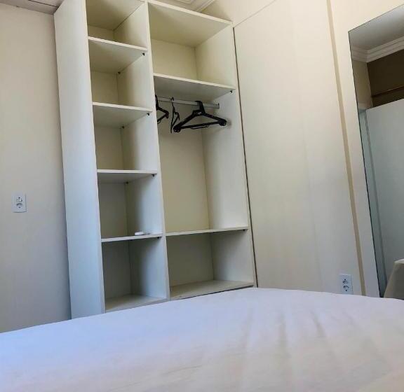 هاستل Chemin Suites