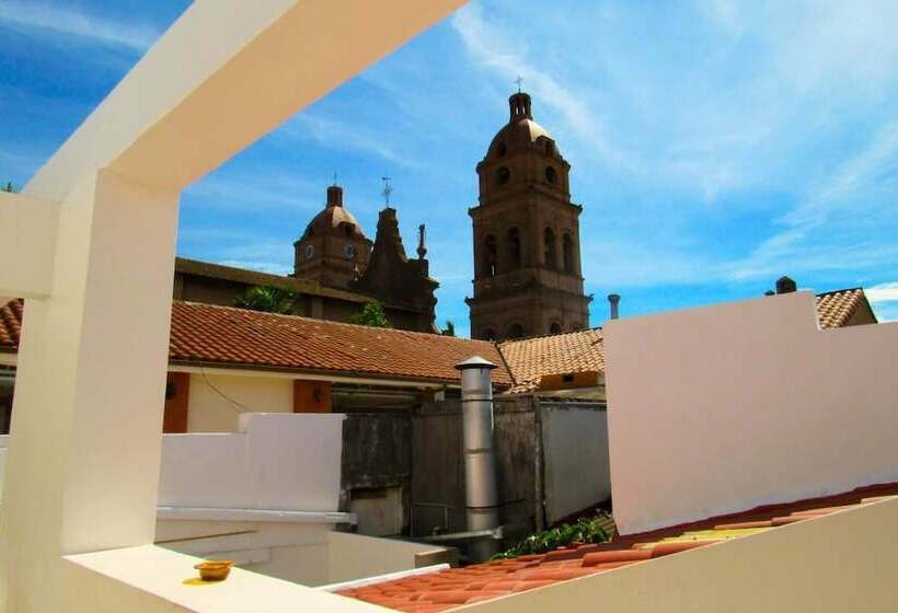 تختخواب و صبحانه Nomad Hostel