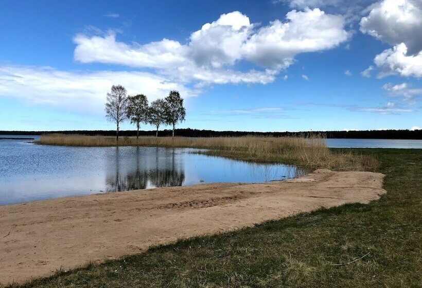 مبيت وإفطار Pensionat Grankullavik