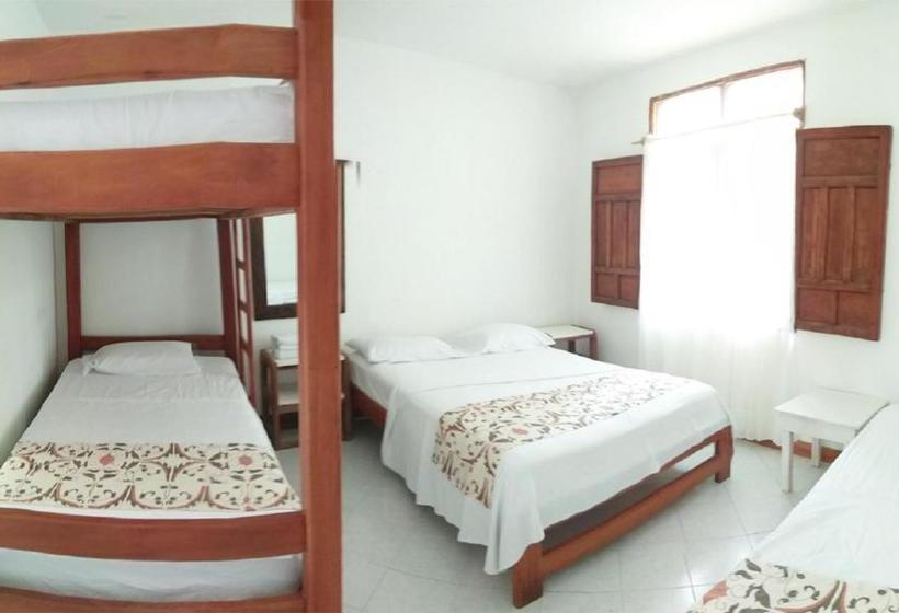 هتل Oleajes Capurganá