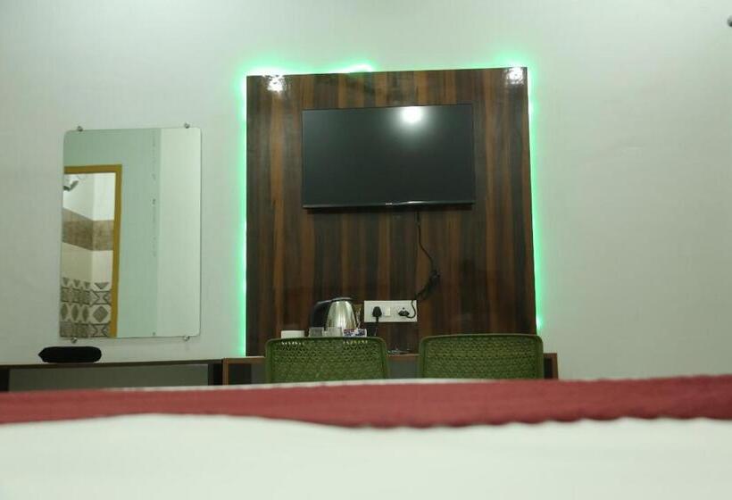 ベッドアンドブレックファースト Sundarvan Cafe N Retreat