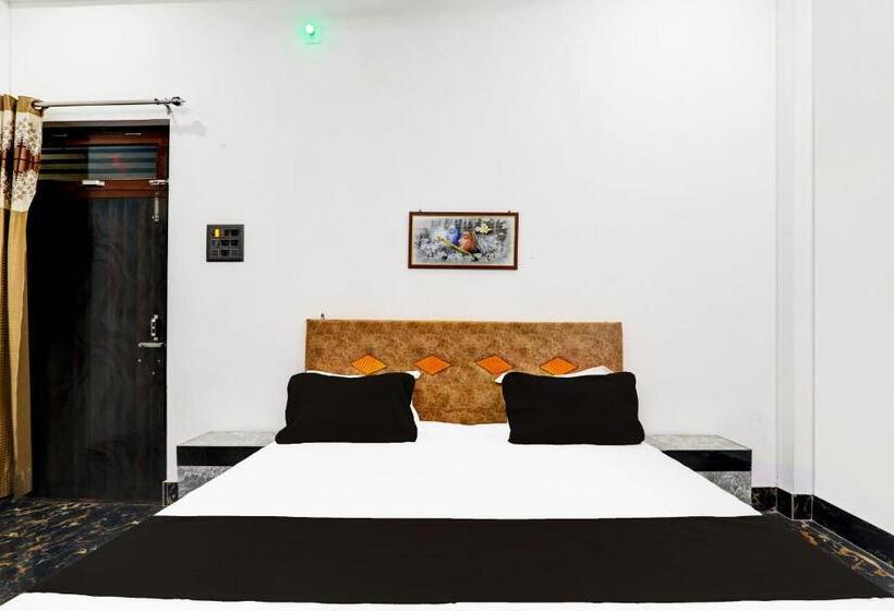 فندق Oyo Moon Sez