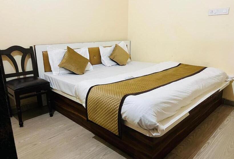 فندق Shyam Sarover And Restaurant