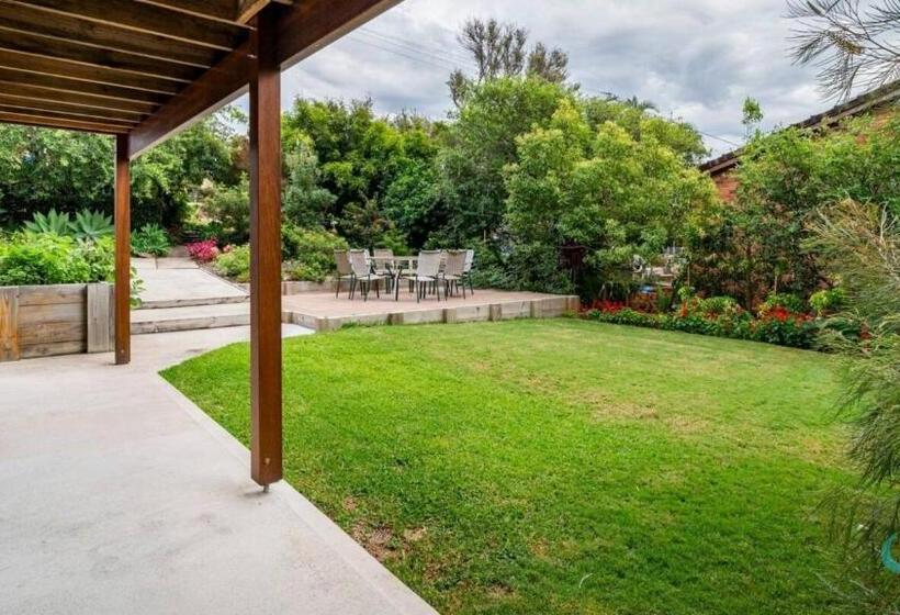 پانسیون Caves Cottage Guest Suite