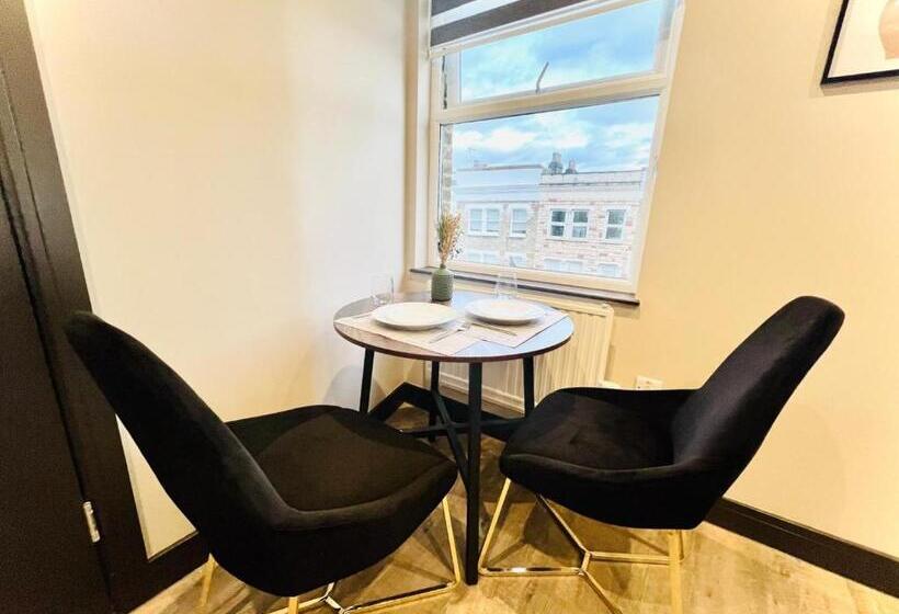 Пансион London City Center Studio, High Standard