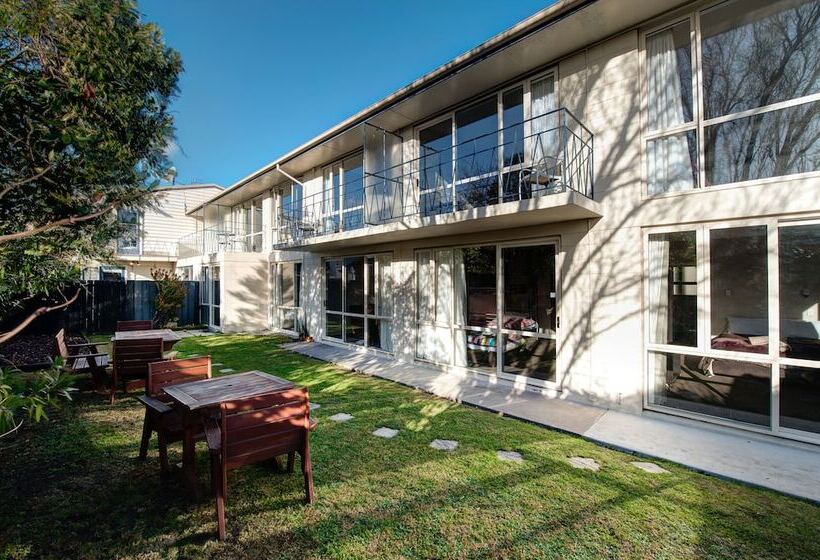 هاستل 85 On Bealey