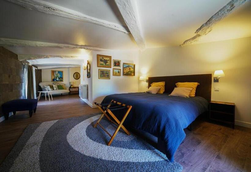 ベッドアンドブレックファースト Gîte En Face Du Château De Nizas, Totale Renovation Et Changement De Proprietaire, 4 Chambres D Hôte