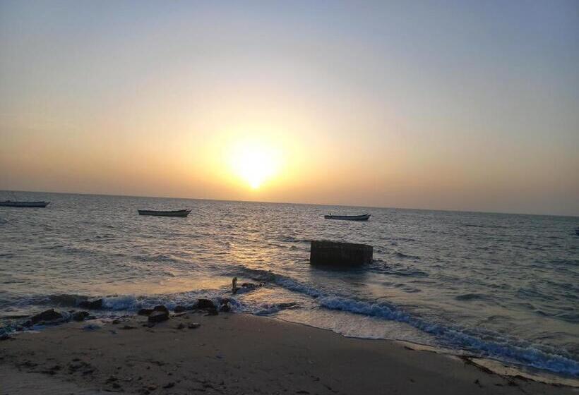 تختخواب و صبحانه Rancheria Shiasukay