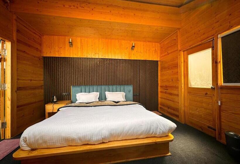 فندق Dhanolti The Grand Resort