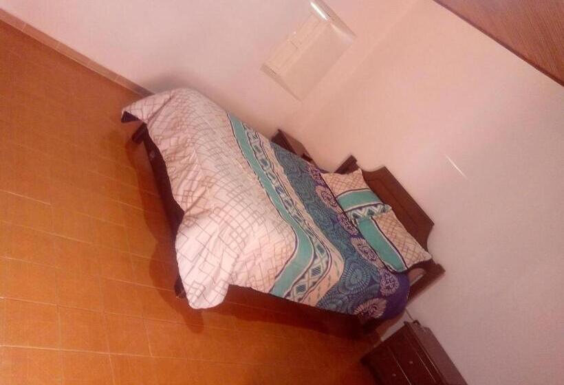 פנסיון Hostal Ml Las Tres B