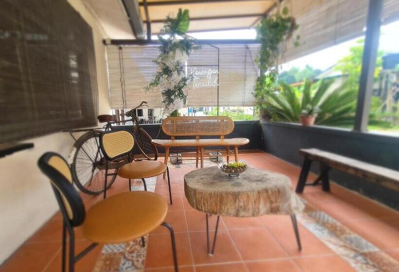 فندق صغير Family Studio With Pool In Bangi