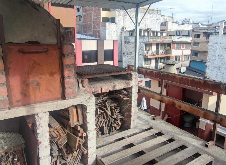 تختخواب و صبحانه Conexión Urbana En El Centro De Ambato