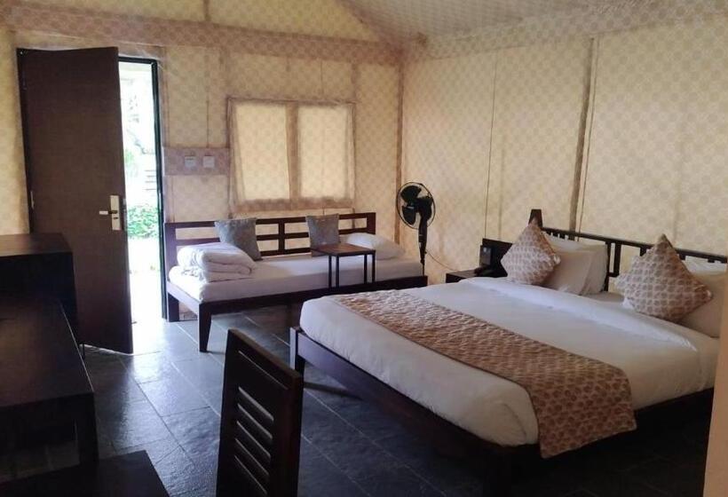 Отель La Casa Club And Resort