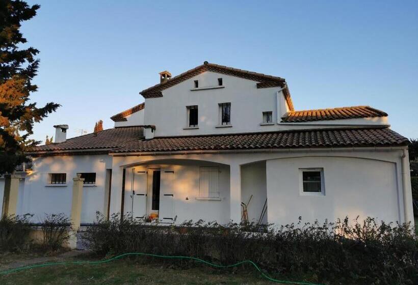 پانسیون Masbonoeil