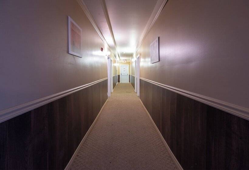 پانسیون Room In Studio   Varenne Hotel Private Double Room 4