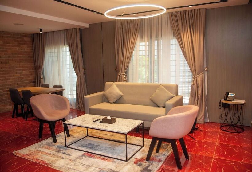 هتل Brickspoint Boutique Apart
