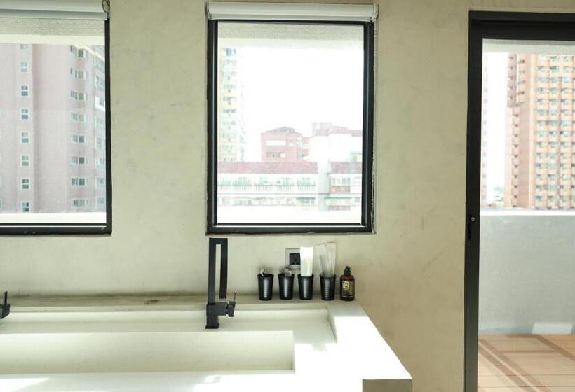 هتل Initial Tainan