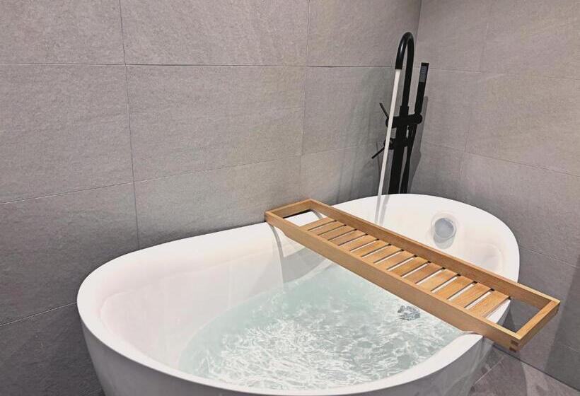 هتل Initial Tainan