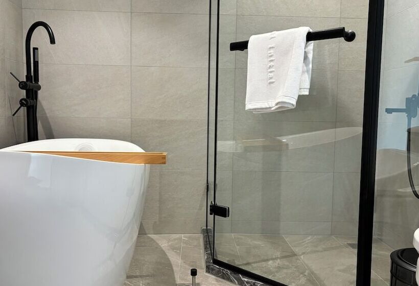 هتل Initial Tainan