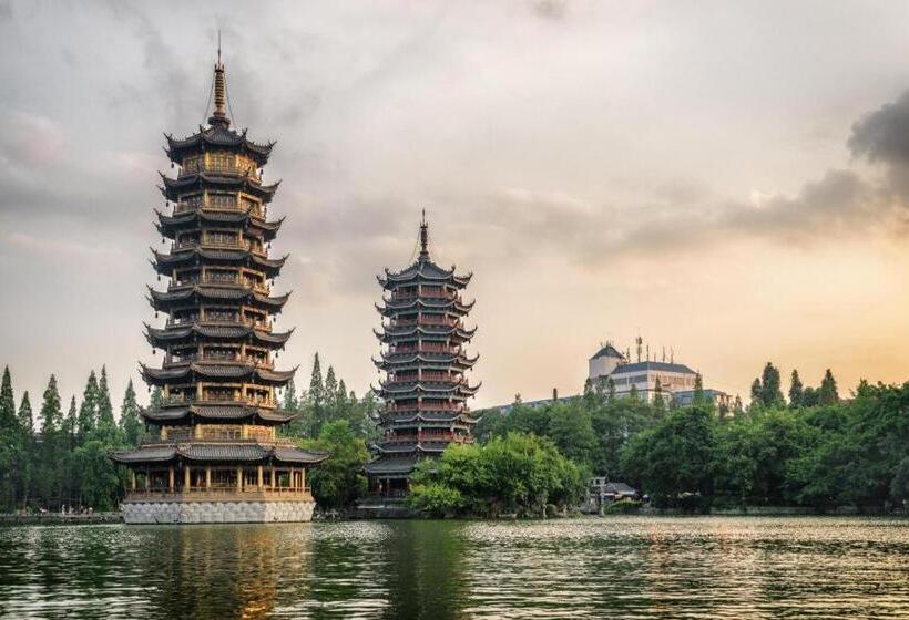 Borrman Hotel Guilin Two Rivers And Four Lakes Elephant Hill Park