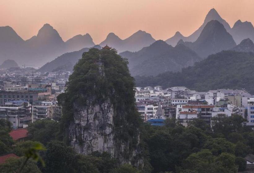 Borrman Hotel Guilin Two Rivers And Four Lakes Elephant Hill Park