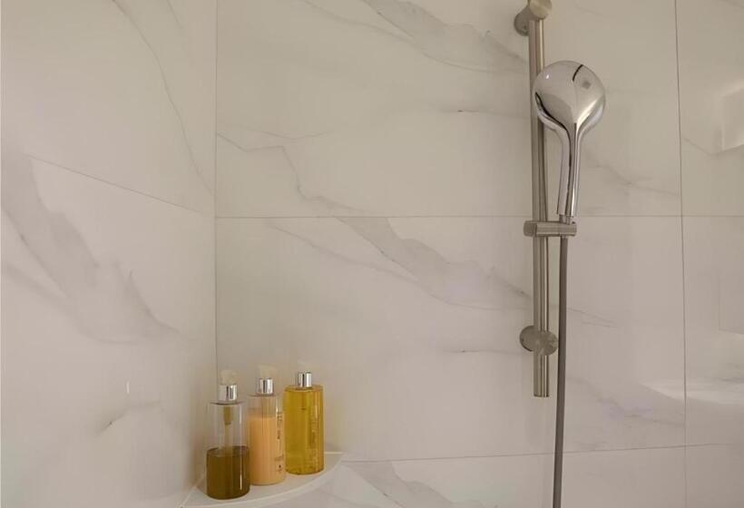 Borrman Hotel Shaoguan Century East Street Fengcai Building