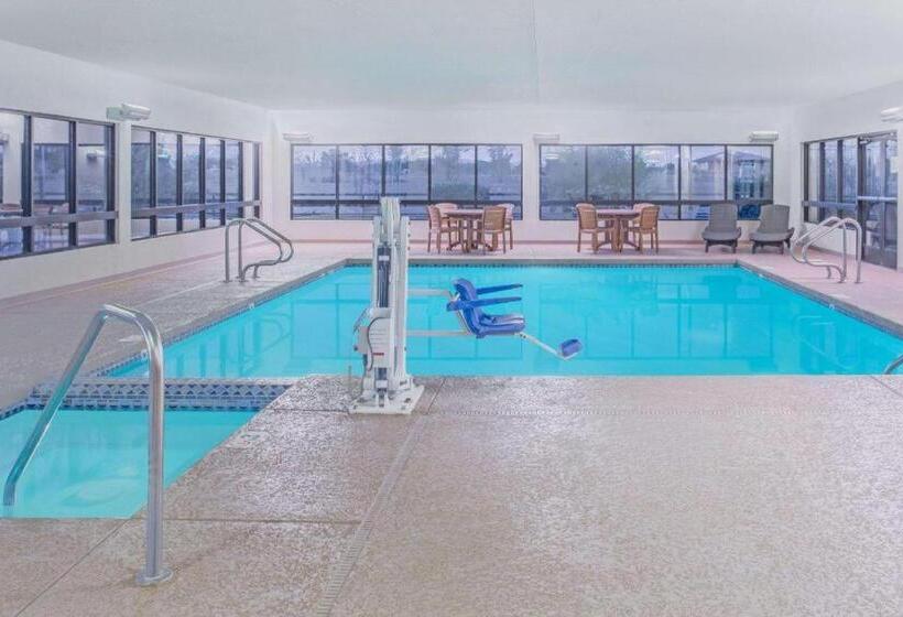 Отель Days Inn Chino Valley