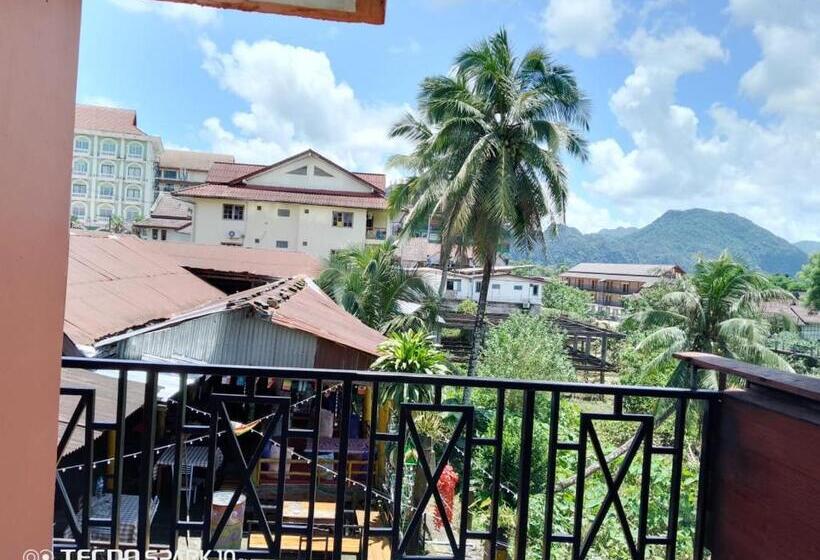هتل Leng Saysana Guesthouse