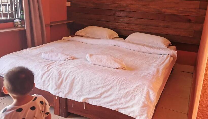 هتل Leng Saysana Guesthouse