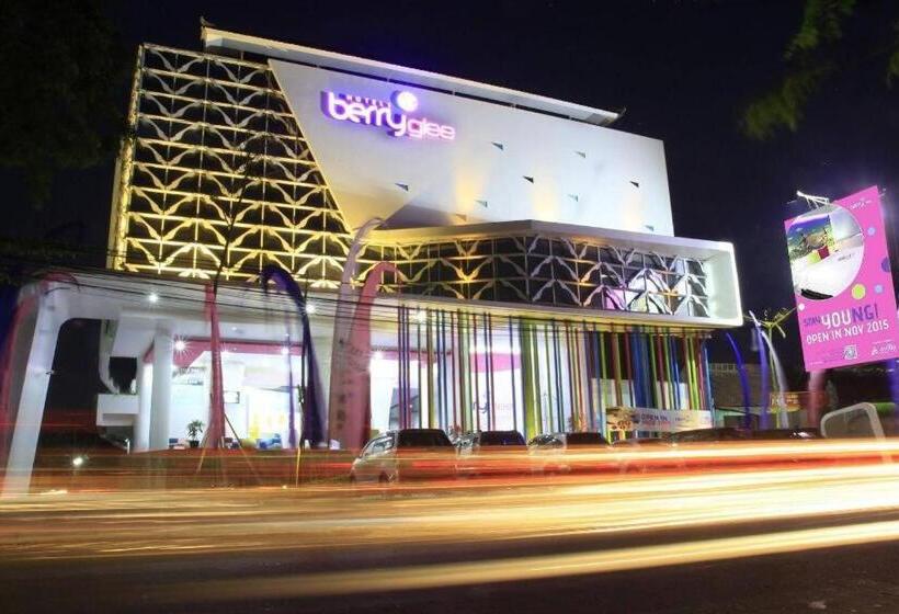 فندق Ramada Encore By Wyndham Kuta Badung