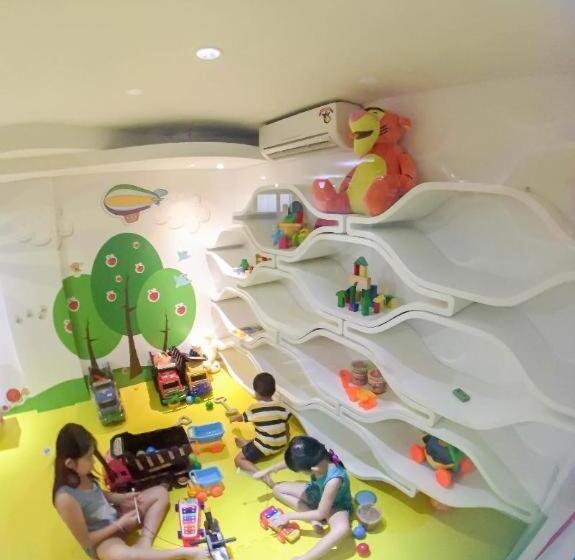 فندق Ramada Encore By Wyndham Kuta Badung