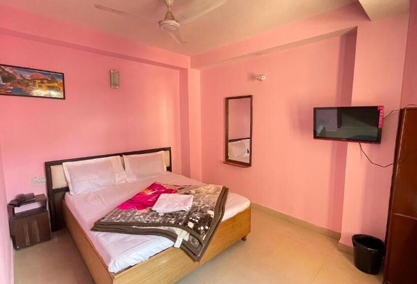 Отель Oyo 81608 Krishna Residency