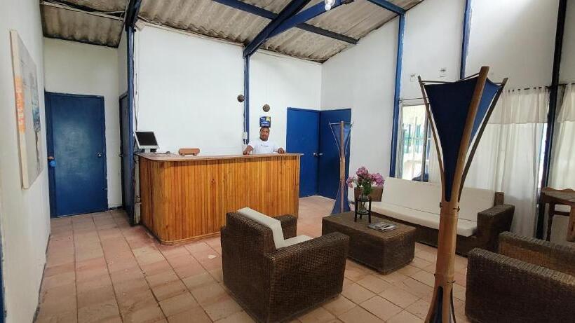 هتل Pacific Blue En Ladrilleros