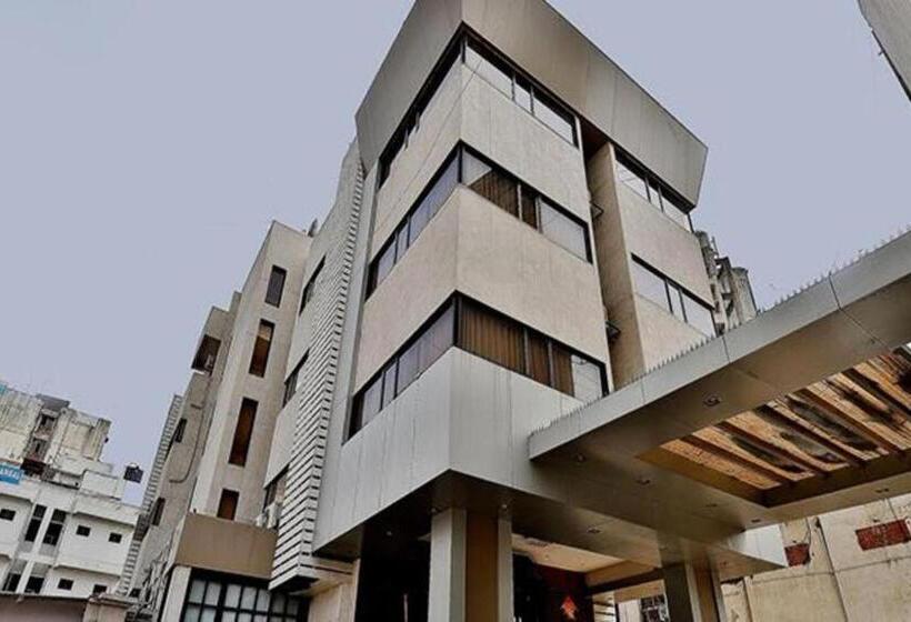 Hotel Raajpath, Vadodara