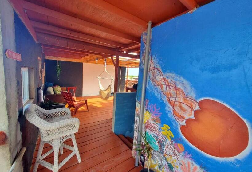 Open Gate Hostel Hawaii