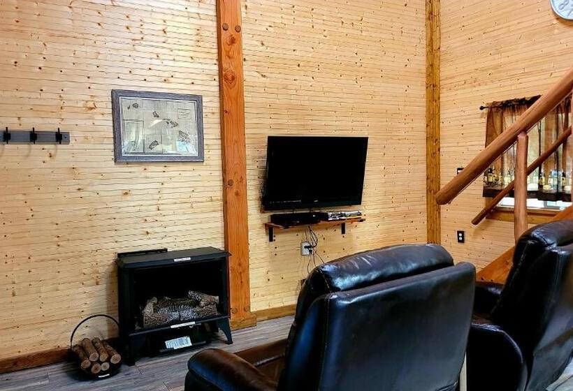 بنسيون Aloha Lodge  Private Eco Log Cabin Near Volcano National Park