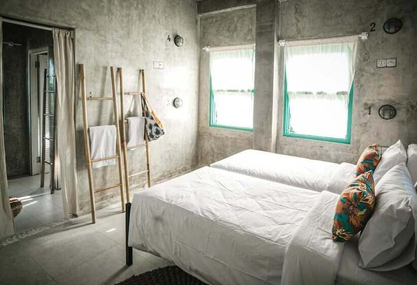هاستل Good Mantra Studio