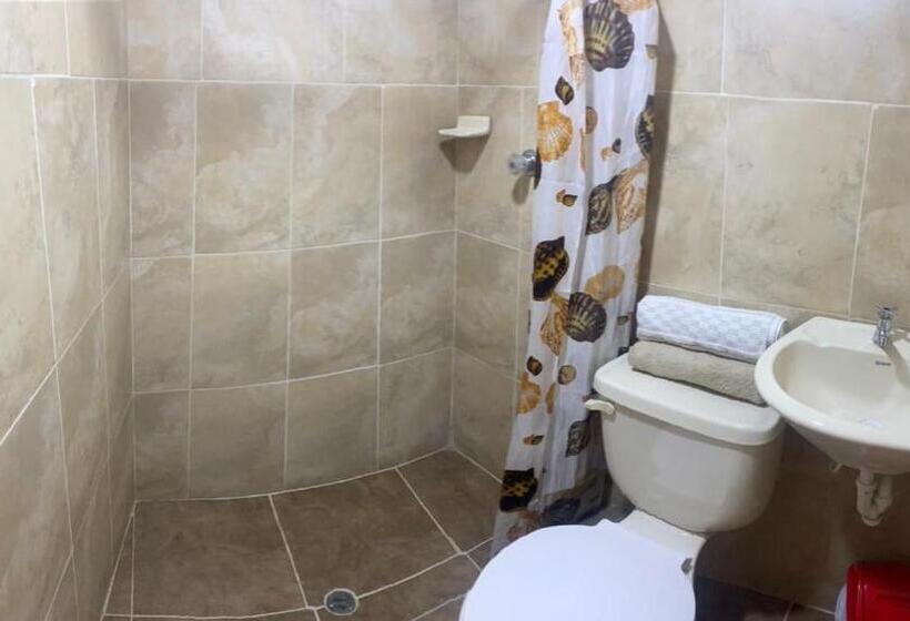 فندق صغير Los Geranios Hospedaje