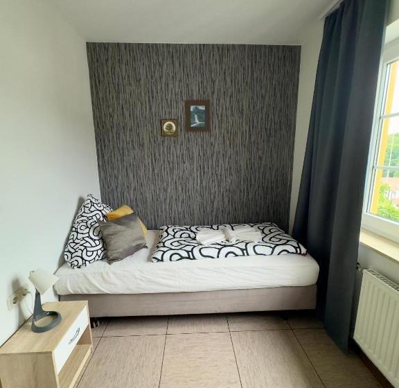 فندق صغير Moji 3 Landhaus Köln