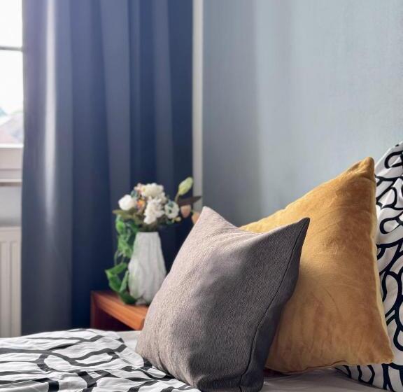 فندق صغير Moji 3 Landhaus Köln