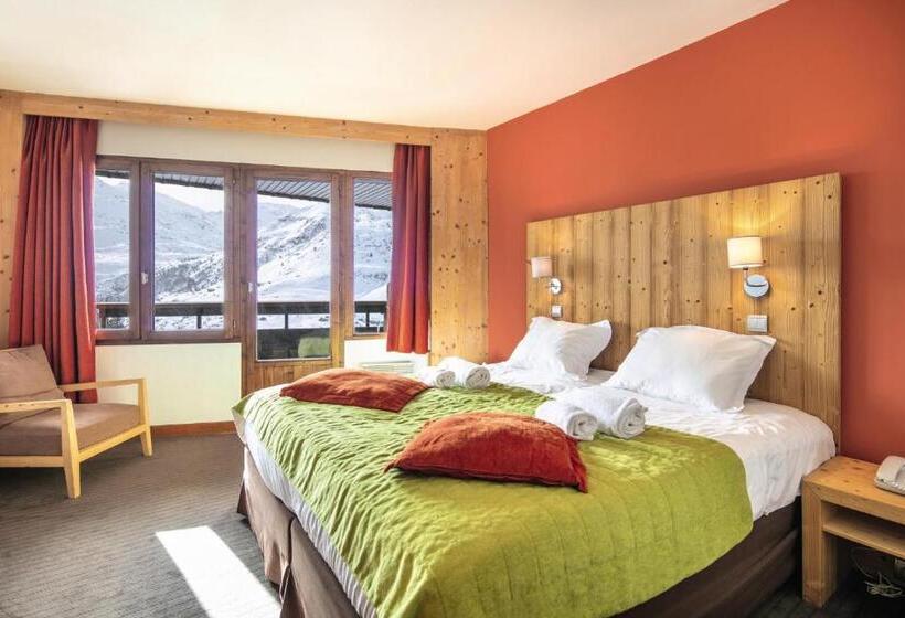 هتل Hôtel Les Menuires Les Bruyères