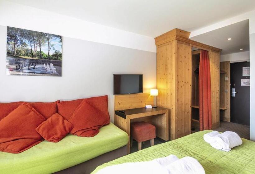 هتل Hôtel Les Menuires Les Bruyères
