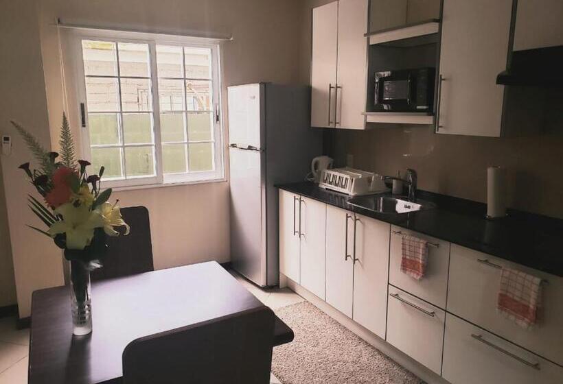 هتل Tropical Keys