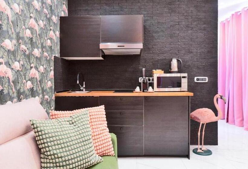 پانسیون Black Vulcano Suites&studios