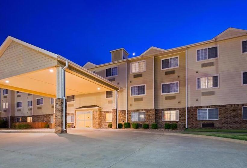فندق صغير Quality Inn